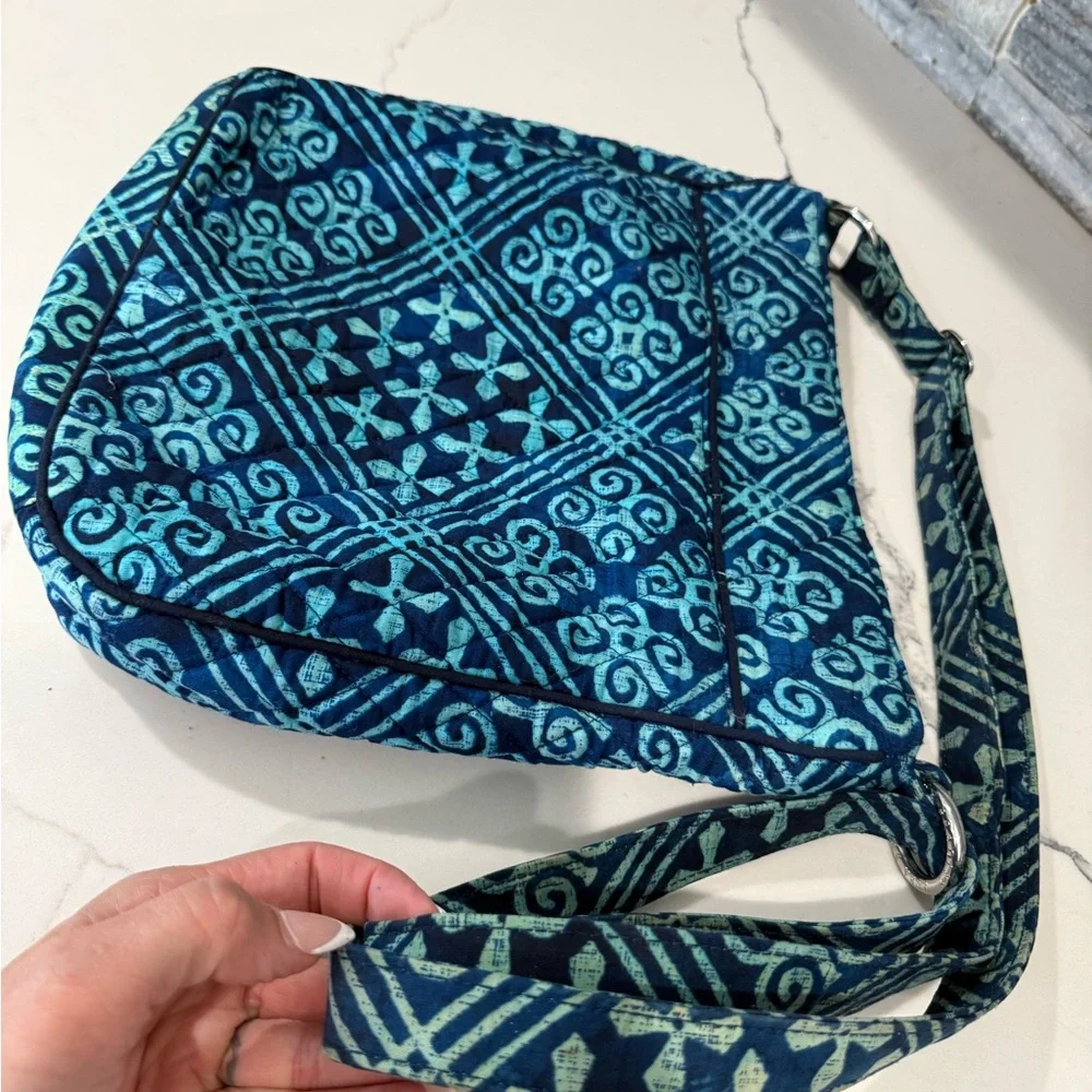 Vera Bradley blue crossbody - Picture 7 of 7